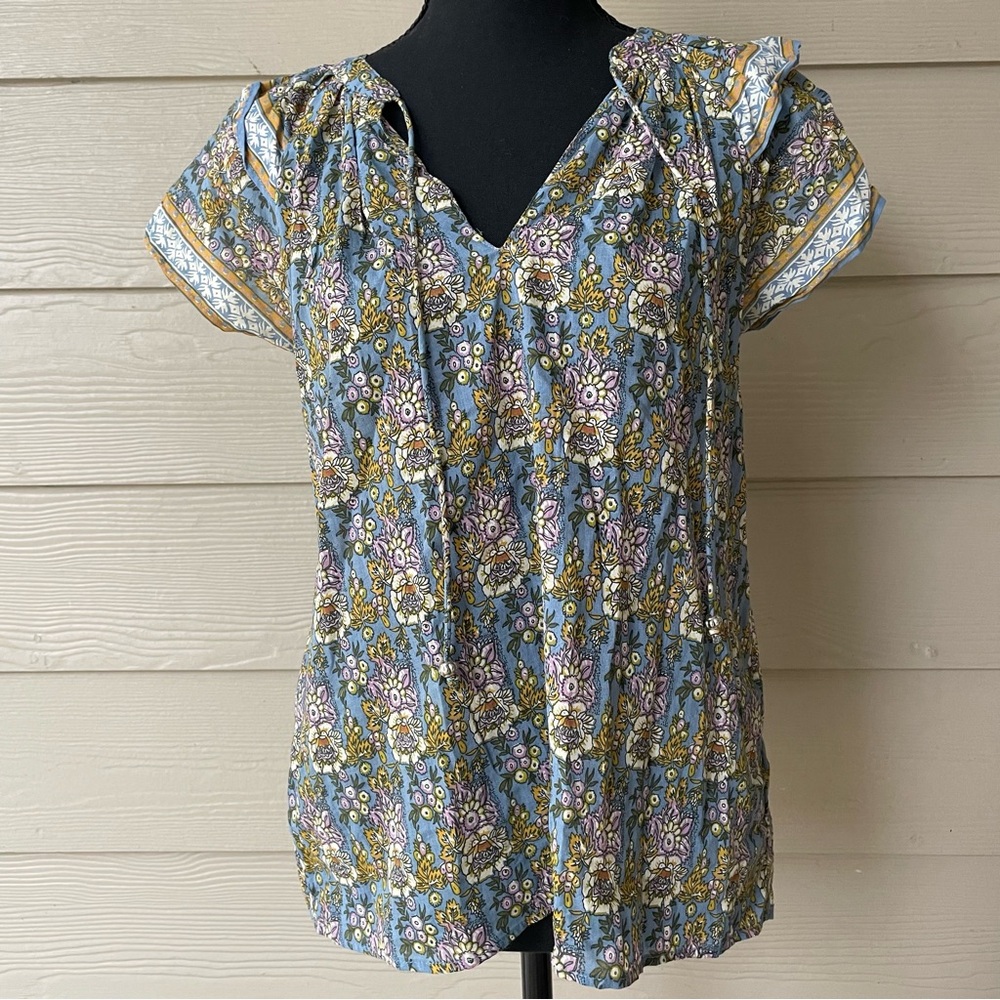 Jennifer &Grace Floral V-Neck Women Top with Flutter Cap Sleeve, Size S